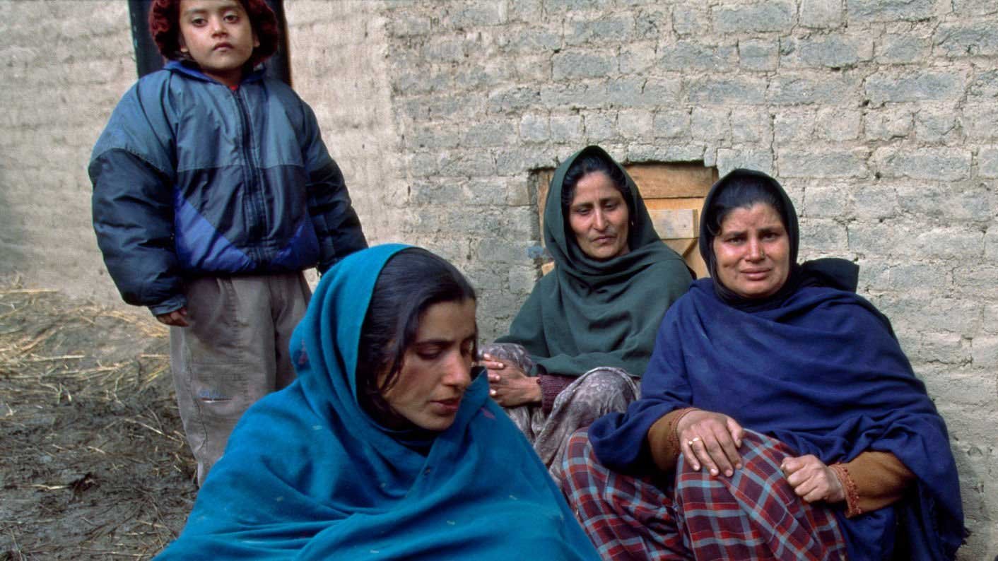 স্বজনহারাদের ভেজা চোখ। ফাইল ফটো