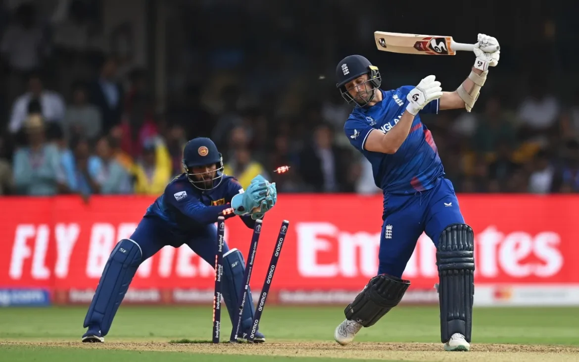 ইংল্যান্ড চরম ব্যাটিং বিপর্যয়ে, ১৫৭ লক্ষ্য দিলো শ্রীলঙ্কাকে