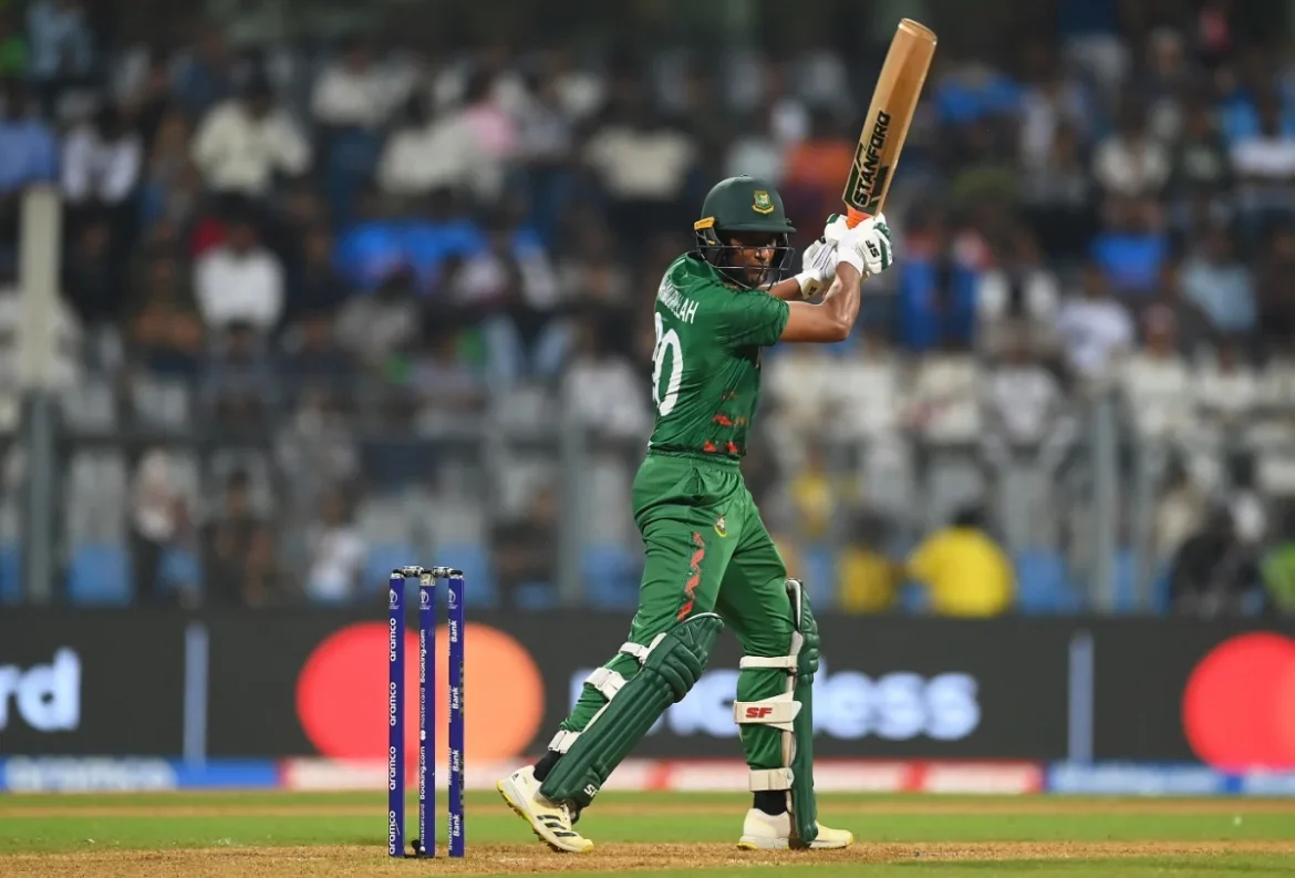 বাংলাদেশ হারলো বড় ব্যবধানে, সেঞ্চুরি উপহার দিলেন মাহমুদউল্লাহ