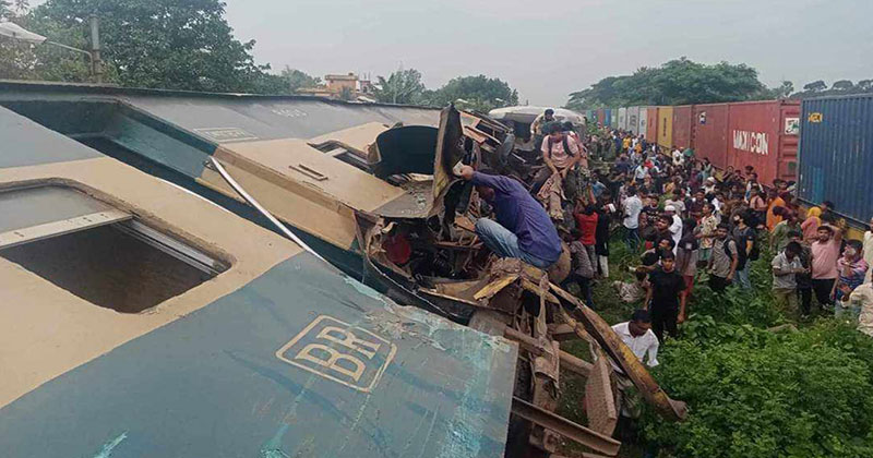 ভৈরবে দুই ট্রেনের সংঘর্ষে নিহত অন্তত ১০