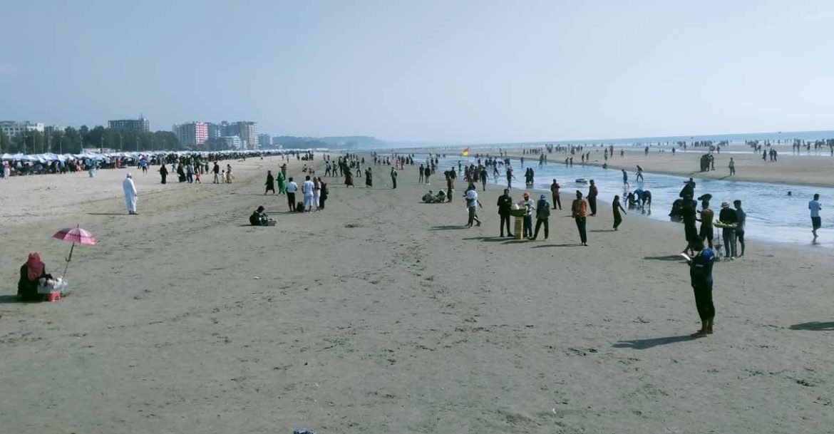 অবরোধে কক্সবাজারে পর্যটন ব্যবসায় ধস, ক্ষতি হাজার কোটি টাকা