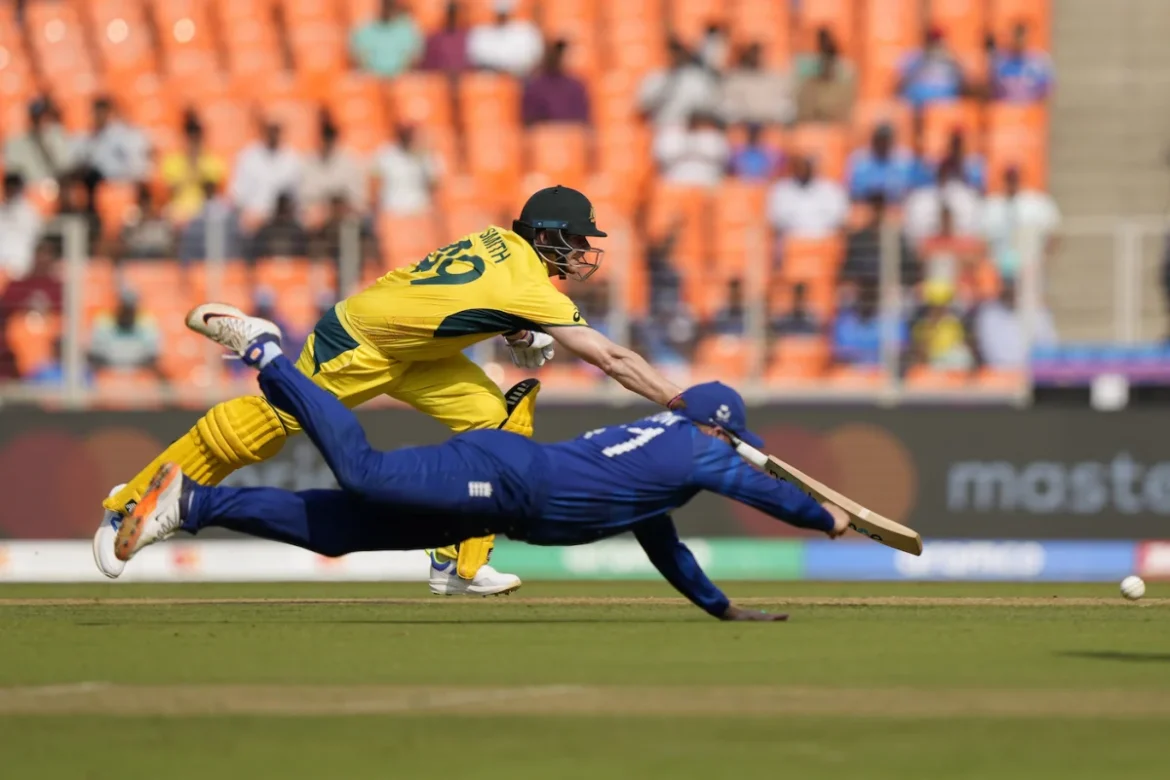 ইংল্যান্ডকে বিশ্বকাপ থেকে বিদায় করলো অস্ট্রেলিয়া