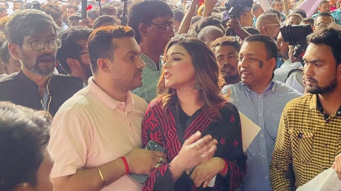 নির্বাচনে নৌকা না পেয়ে স্বতন্ত্র প্রার্থী হলেন মাহি