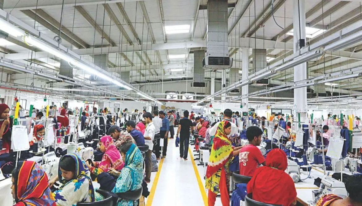 পোশাক রপ্তানি ‘কমছে’ যুক্তরাষ্ট্রে, দাম নিয়ে দরকষাকষির তাগিদ বিজিএমইএর