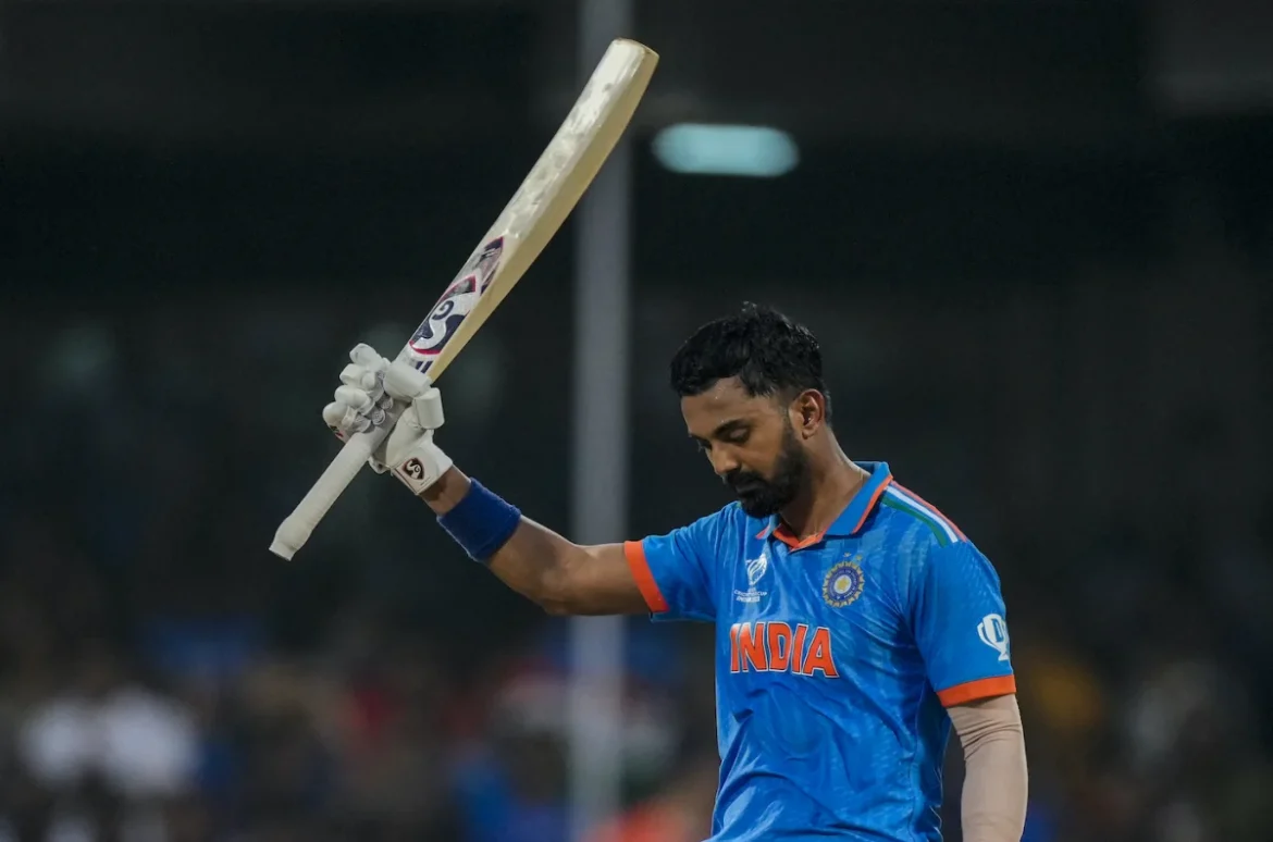 ভারতের ইনিংসে হাফ সেঞ্চুরি, সেঞ্চুরির ছড়াছড়ি, বোলিংয়ে শুরুতেই আঘাত সিরাজের