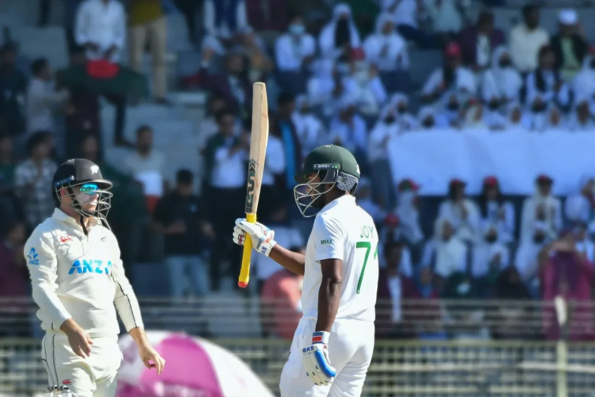 শেষ সেশনে ব্যাটিংয়ে হতাশ করলেও দিনটা বাংলাদেশের