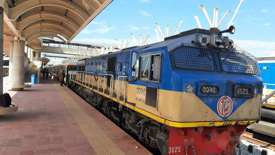 ১০২০ যাত্রী নিয়ে কক্সবাজার-ঢাকা ট্রেন চলাচল শুরু