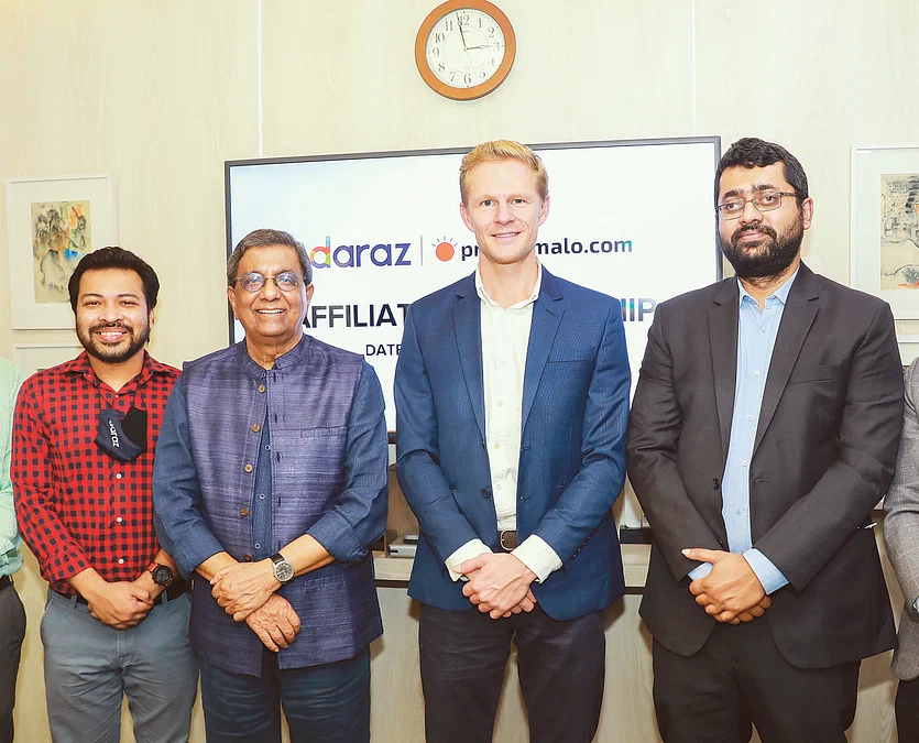 দারাজ থেকে সরে দাঁড়ালেন মিকেলসেন, নতুন সিইও ঘোষণা