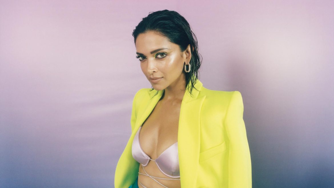 দীপিকা পাডুকোন ফিরে পেলেন তার সফলতার মুকুট