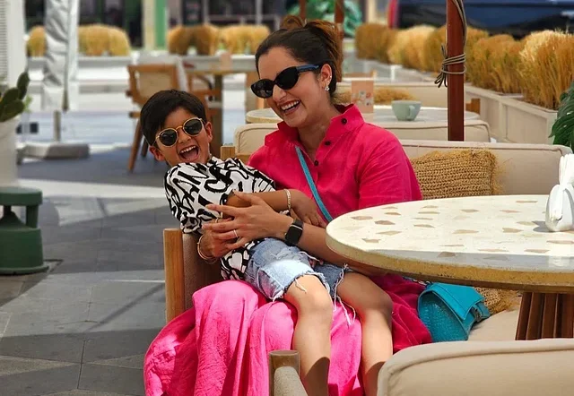 শোয়েব মালিকের তৃতীয় বিয়ে নিয়ে দুবাইয়ের স্কুলে বুলিংয়ের শিকার ছেলে ইজান