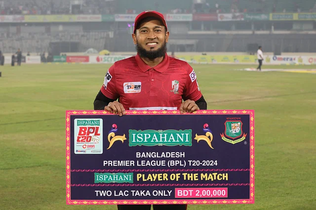 টি-টোয়েন্টি থেকে অবসর বিষয়ে বোমা ফাটালেন মুশফিক