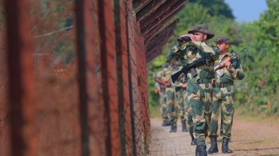 বিএসএফের গুলিতে আহত ২, ধরে নিয়ে গেছে একজনকে