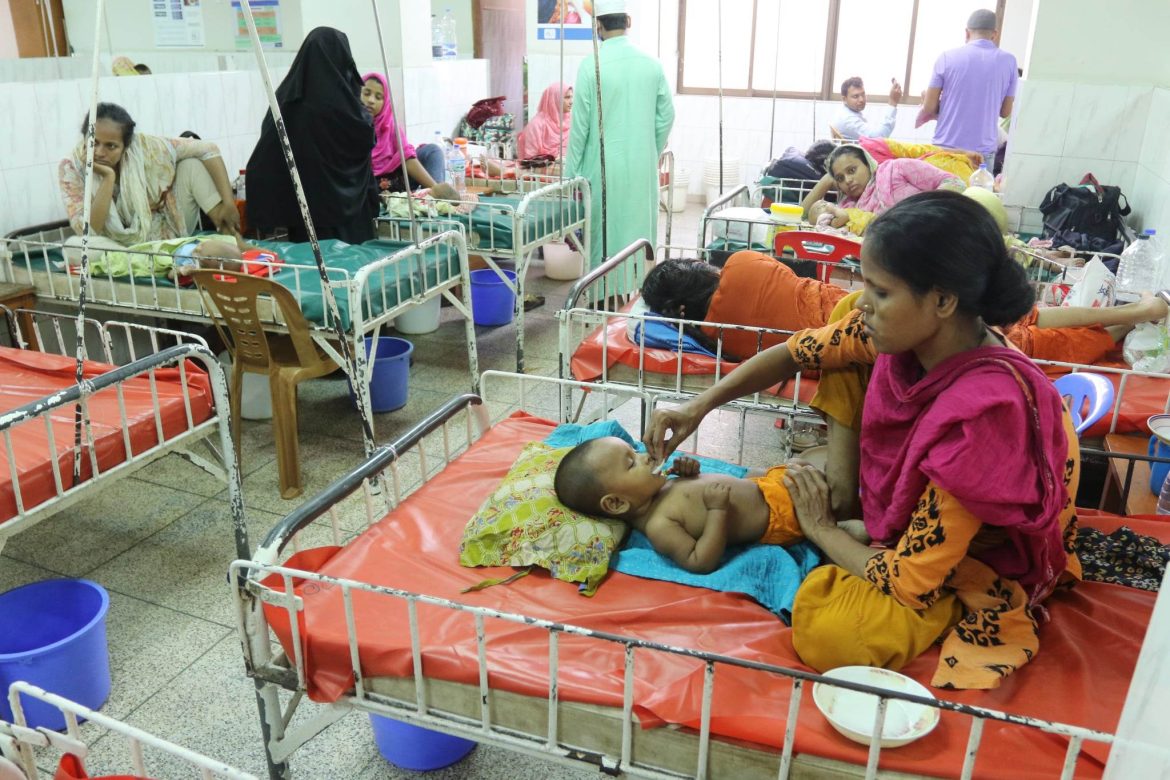 রাজধানীর ‘গরিবের হাসপাতালে’ বিনামূল্যে সেবা দেন ডাক্তাররা