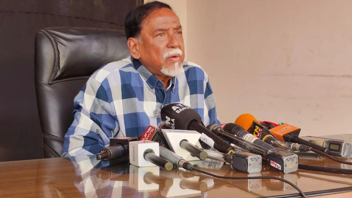 সাকিবের সঙ্গে ছবি নিয়ে মুখ খুললেন মেজর হাফিজ