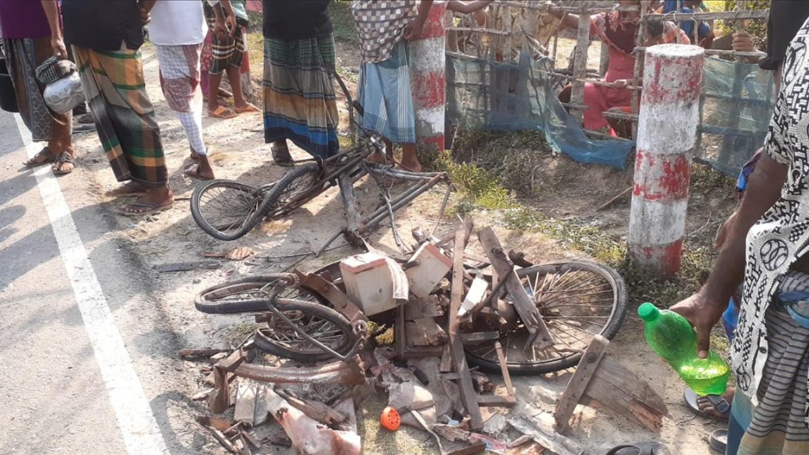 Bagerhat Van Accident