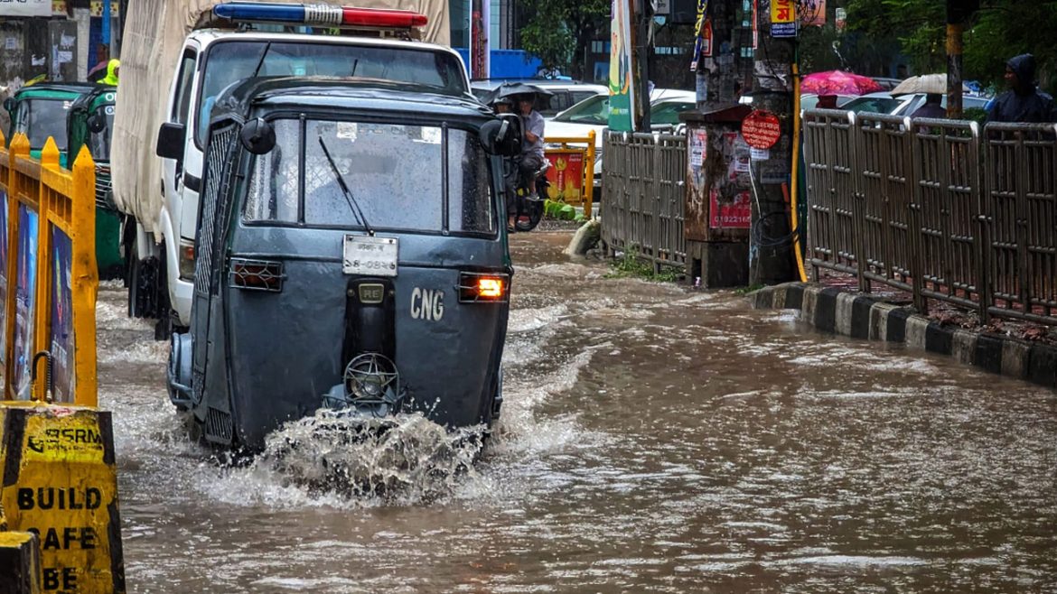 সড়কে জলাবদ্ধতা