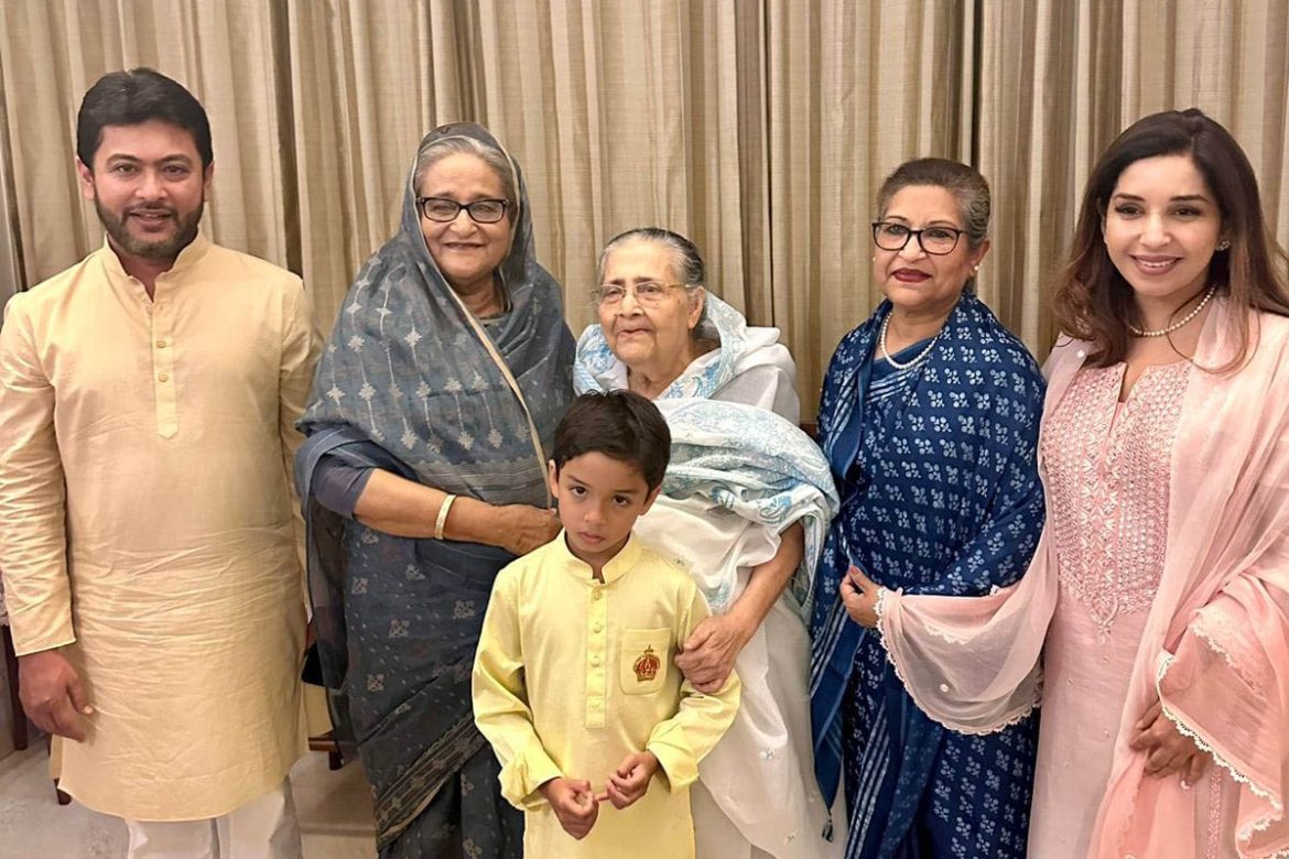 নিক্সন চৌধুরী ও তারিন হোসেন দম্পতির বাসায় প্রধানমন্ত্রী শেখ হাসিনা।