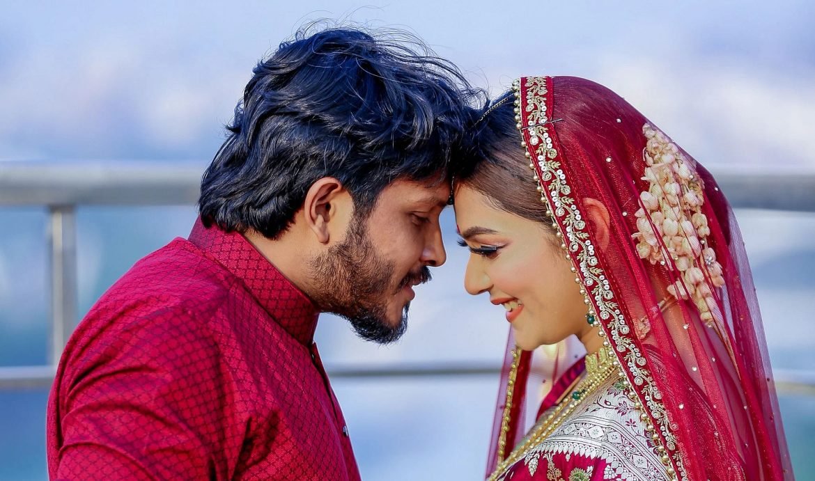 বিয়ের ছবিতে মৌসুমী মৌ ও আরিফ বিল্লাহ