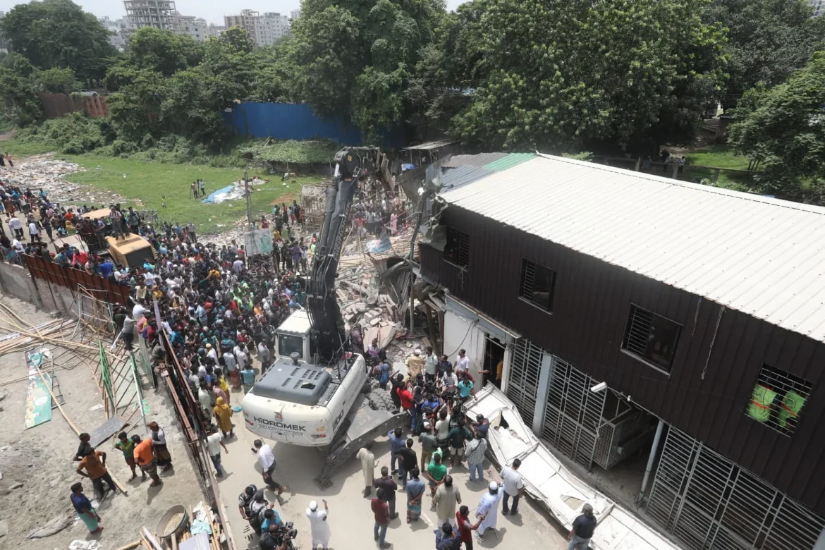 উচ্ছেদ অভিযানের একটি দৃশ্য