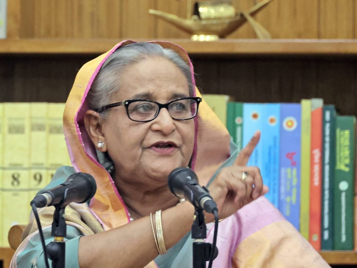 সংবাদ সম্মেলনে প্রধানমন্ত্রী