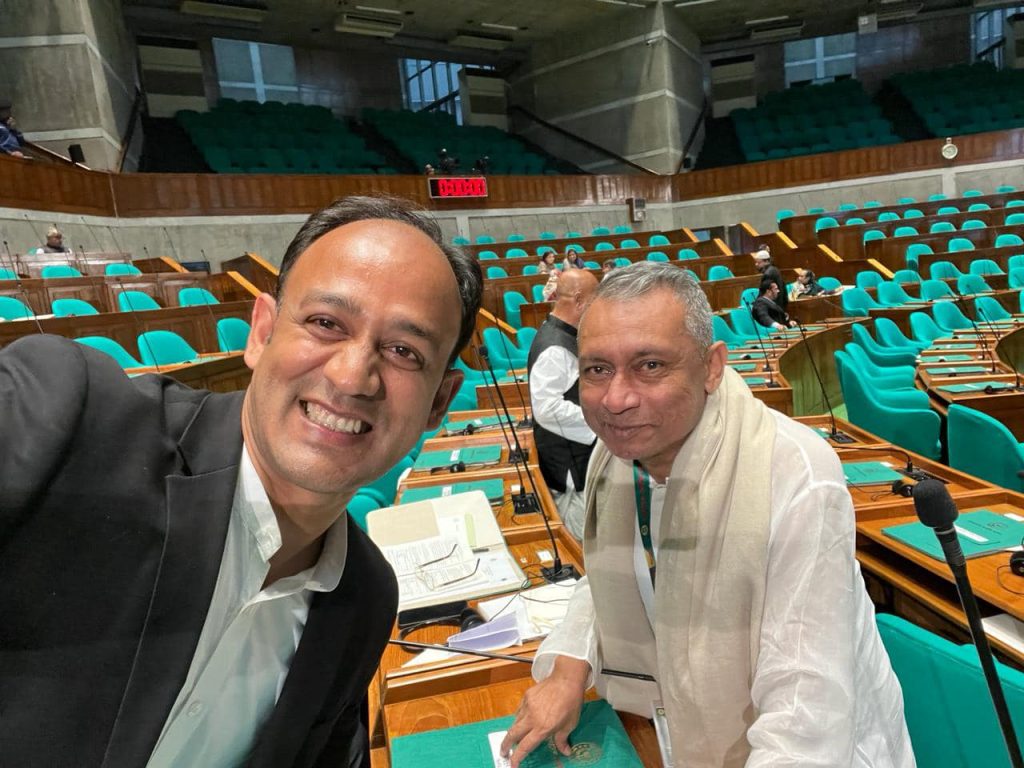 সংসদে ব্যারিস্টার সুমনের সেলফিতে একরামুল করিম চৌধুরী