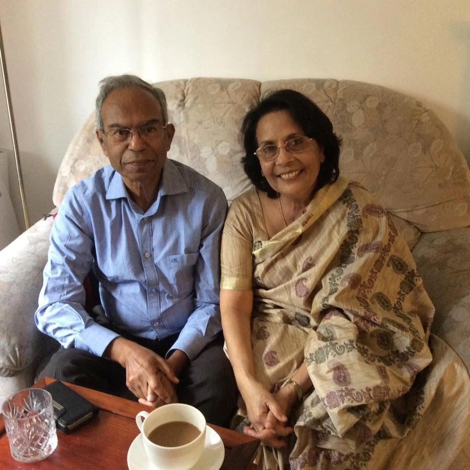 সস্ত্রীক গোলাম মুরশিদ