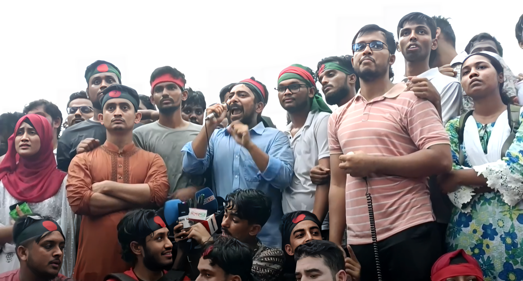 এক দফা ঘোষণা করছেন নাহিদ ইসলাম