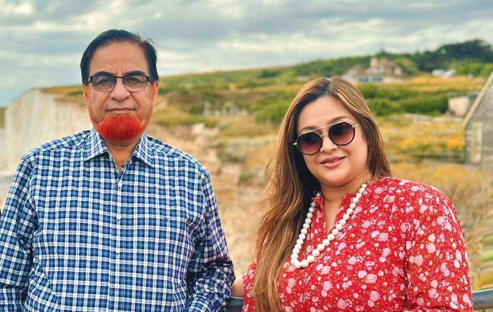 কুমিল্লা-৬ সদর আসনের সাবেক এমপি আ ক ম বাহাউদ্দিন বাহার ও তার মেয়ে সিটি মেয়র তাহসীন বাহার সূচনা।