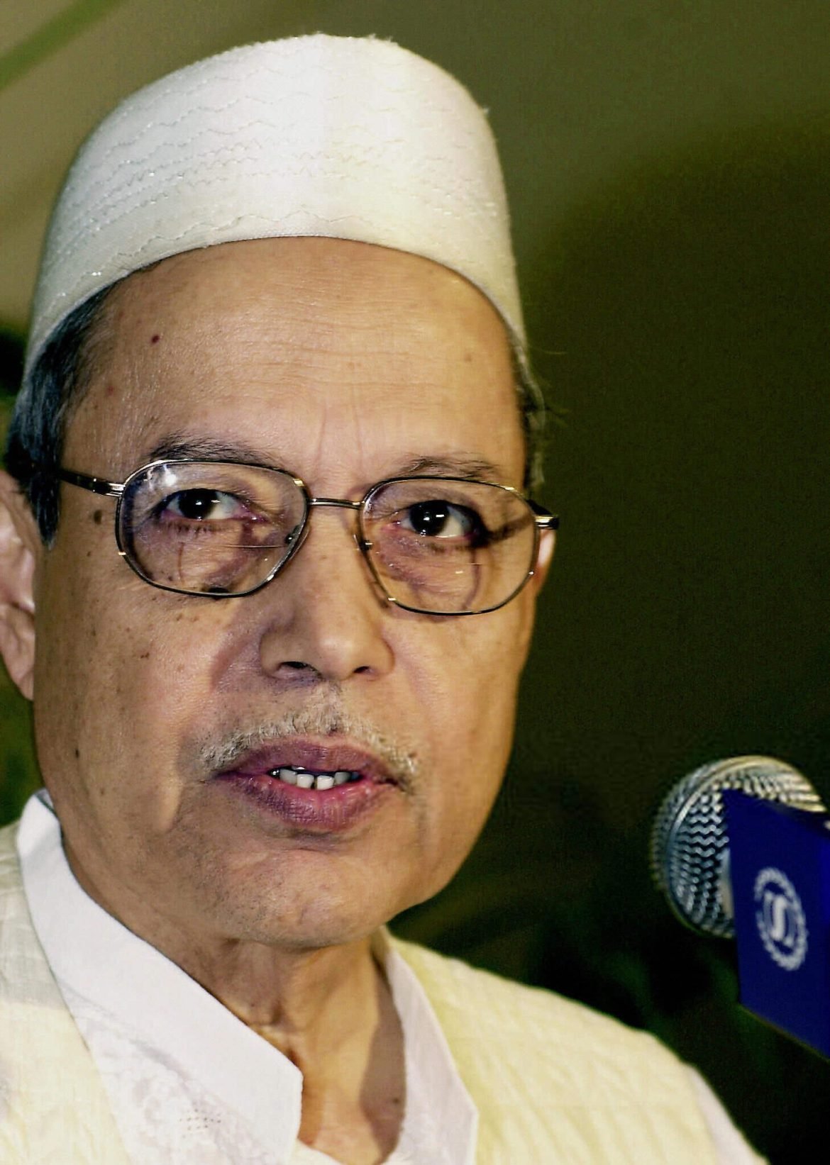 একিউএম বদরুদ্দোজা চৌধুরী