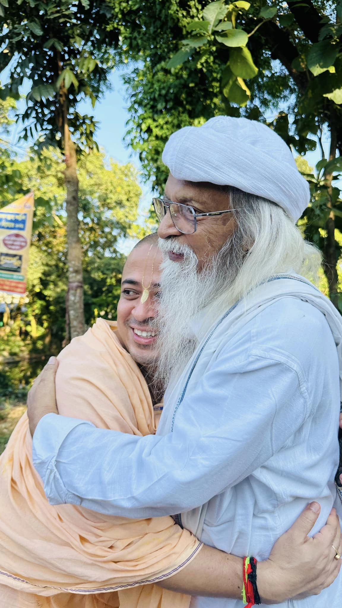 চিন্ময় কৃষ্ণ দাস ব্রহ্মচারীর সঙ্গে ফরহাদ মজহার