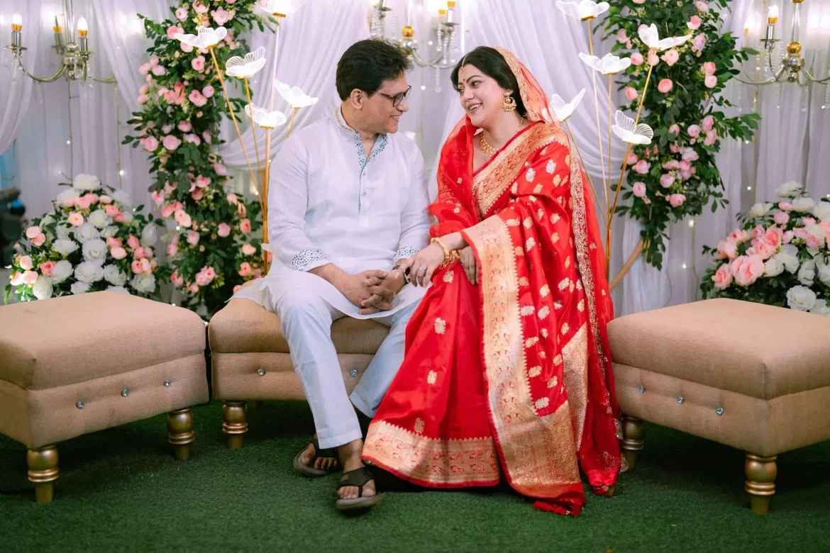 তানজিকা আমিন ও তার বর সাইফ বাসুনিয়া