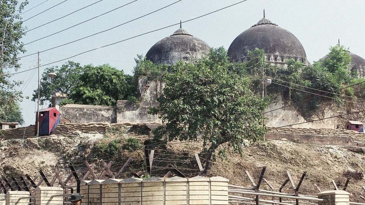 বাবরি মসজিদ। ফাইল ফটো