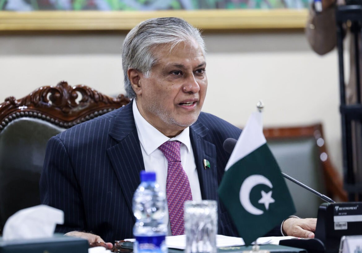 পাক পররাষ্ট্রমন্ত্রী ইসহাক দার