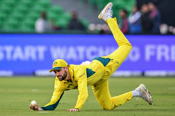 ম্যাচের একটি দৃশ্যে ম্যাথু শর্ট