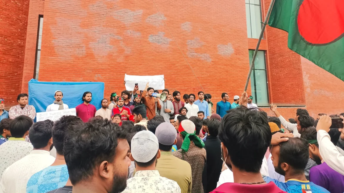 রাবিতে বিক্ষোভ