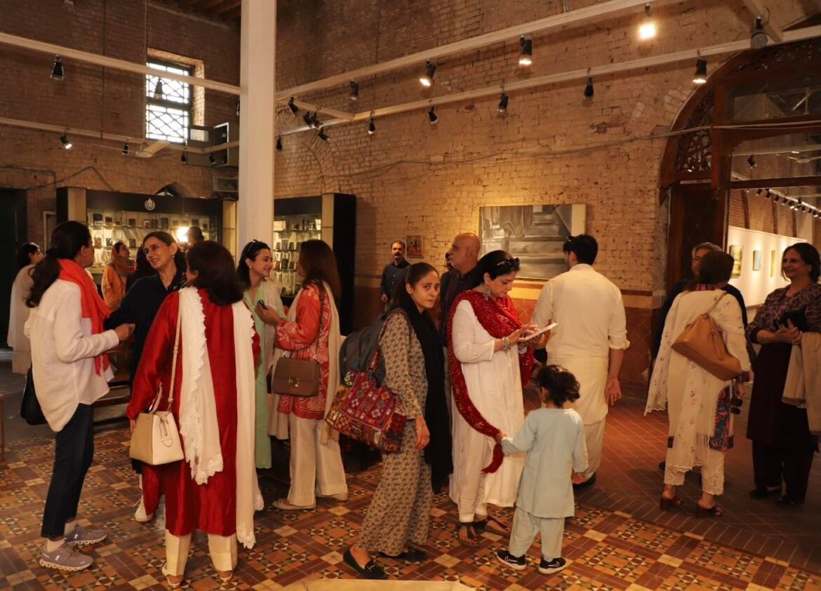 ওয়ালড সিটি লাহোর অথরিটির প্রতিনিধিদলের একাংশ