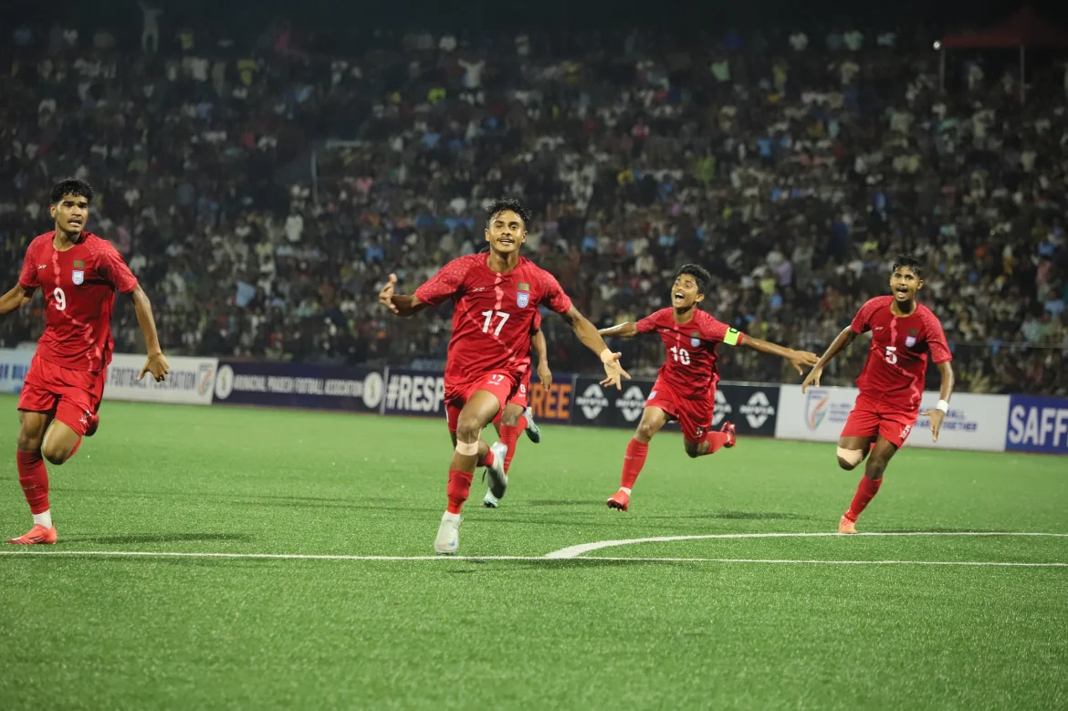 এই আনন্দ শেষ পর্যন্ত টেনে নিতে পারল না বাংলাদেশের যুবারা