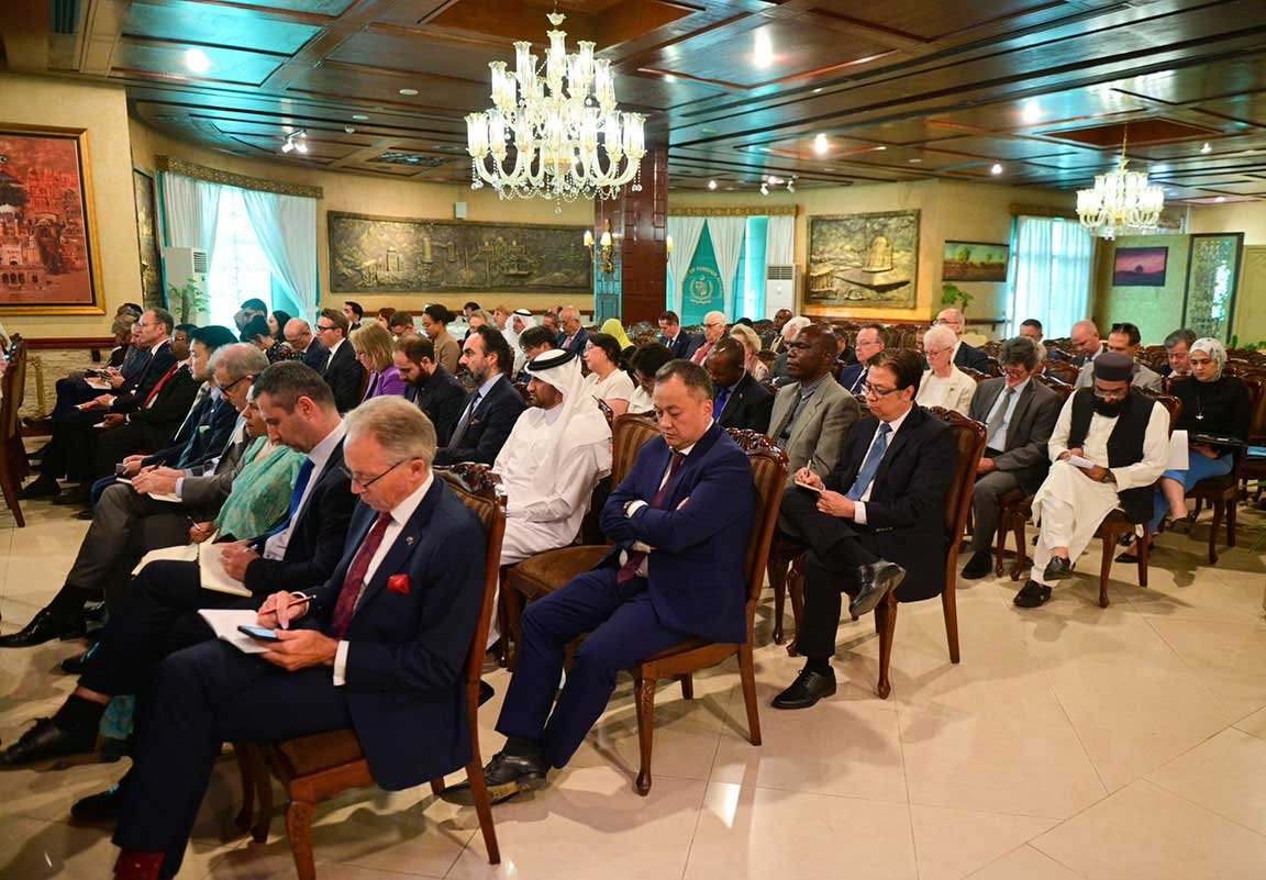 কূটনীতিকদের একাংশ