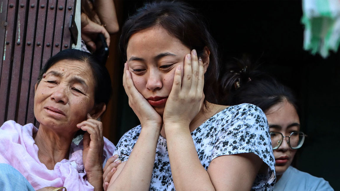 নির্বাক স্বজনেরা