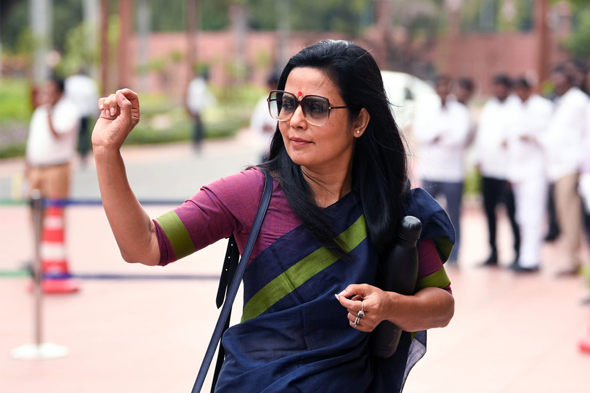 মহুয়া মৈত্র