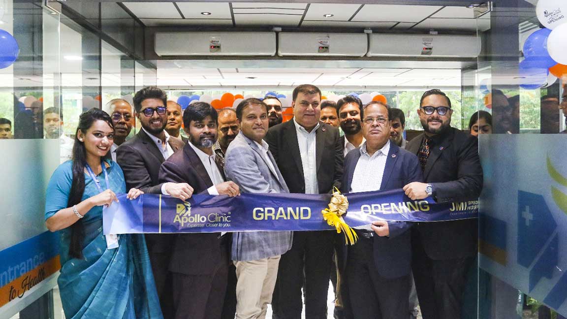 অ্যাপোলো ক্লিনিক উদ্বোধনের দৃশ্য