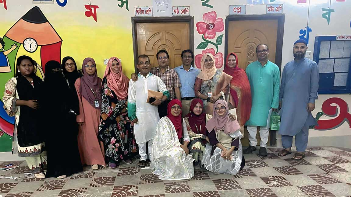 কেরানীগঞ্জে সোনার বাংলা মডেল স্কুলের উদ্যোগে ‘ভবিষ্যৎ গড়ার পথে মানসম্পন্ন উচ্চশিক্ষা’ শীর্ষক সেমিনার ও ‘অভিভাবক-ছাত্র সংযোগ কর্মশালা ২০২৫”