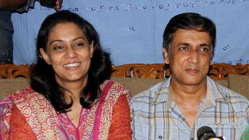 স্বামী আবু বকর সিদ্দিকের সঙ্গে সৈয়দা রিজওয়ানা হাসান। ফাইল ফটো