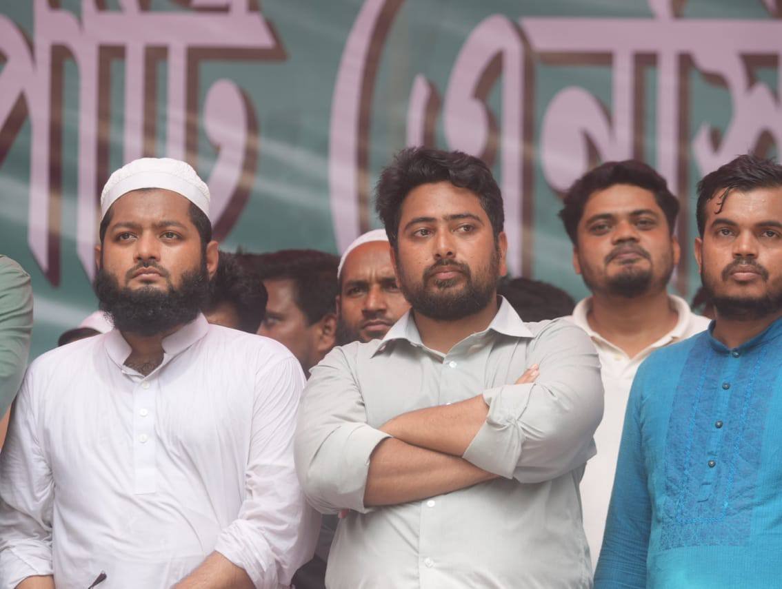 রাজনৈতিক কর্মসূচিতে নাহিদ ইসলামের সঙ্গে আশরাফ মাহদি