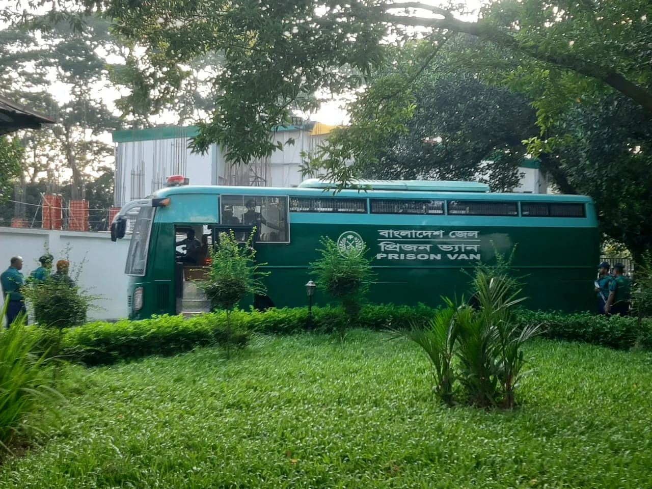 শীতাতপ নিয়ন্ত্রিত প্রিজন ভ্যান