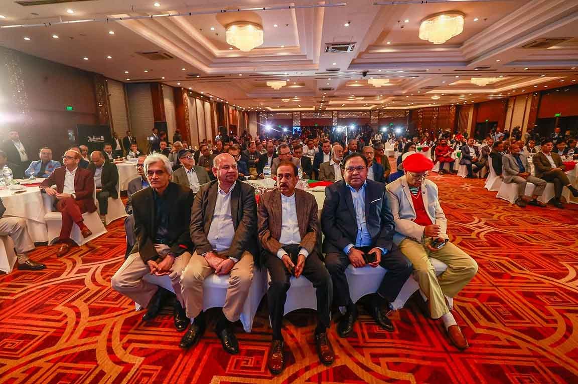 কামাল উদ্দিন সবুজ, এ এম এম বাহাউদ্দীন, মতিউর রহমান চৌধুরী, আব্দুস সালাম ও আবদুল হাই শিকদার।